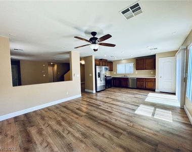 8617 Palomino Ranch Street - Photo Thumbnail 7