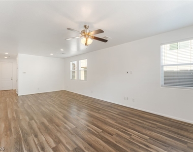 6908 Double Vista Way - Photo Thumbnail 7