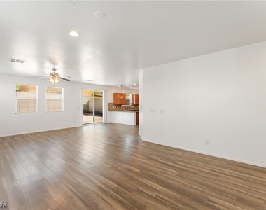 6908 Double Vista Way - Photo Thumbnail 4