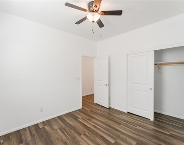 6908 Double Vista Way - Photo Thumbnail 32