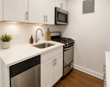 240 East 82nd Street - Photo Thumbnail 2