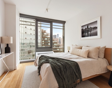 550 West 54th Street - Photo Thumbnail 1