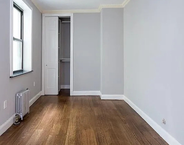326 East 100th Street - Photo Thumbnail 4