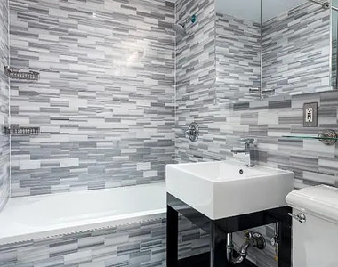 326 East 100th Street - Photo Thumbnail 6