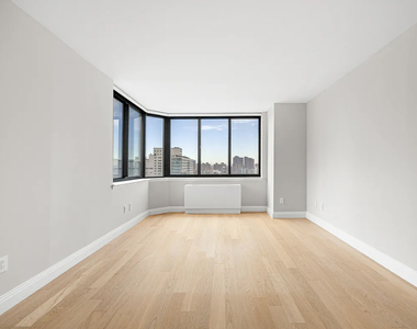  East 94th Street - Photo Thumbnail 4
