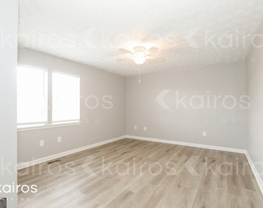 135 Fawn Drive - Photo Thumbnail 8