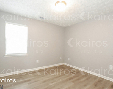 135 Fawn Drive - Photo Thumbnail 6
