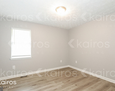 135 Fawn Drive - Photo Thumbnail 10