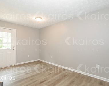 135 Fawn Drive - Photo Thumbnail 5