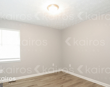 135 Fawn Drive - Photo Thumbnail 9