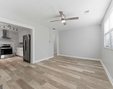 1307 Elizabeth Avenue Sw - Photo Thumbnail 4