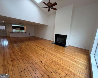 241 Maynard Terrace Se - Photo Thumbnail 6