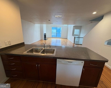 241 Maynard Terrace Se - Photo Thumbnail 12