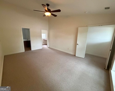 241 Maynard Terrace Se - Photo Thumbnail 13