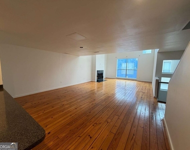 241 Maynard Terrace Se - Photo Thumbnail 8