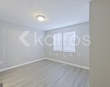 160 Deer Parkway - Photo Thumbnail 11