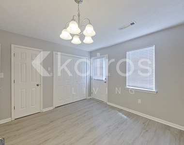 160 Deer Parkway - Photo Thumbnail 9