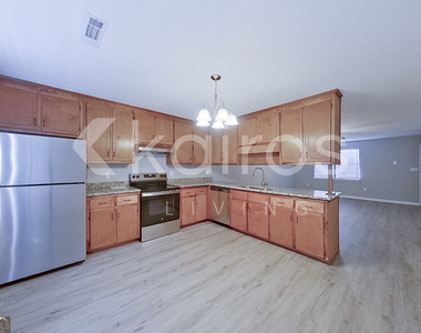 160 Deer Parkway - Photo Thumbnail 7