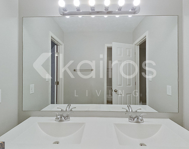 160 Deer Parkway - Photo Thumbnail 15