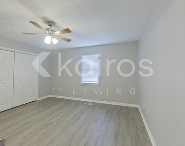 160 Deer Parkway - Photo Thumbnail 14
