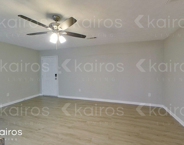 100 Deer Parkway - Photo Thumbnail 7