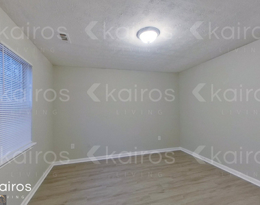 100 Deer Parkway - Photo Thumbnail 17