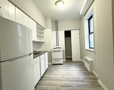 330 East 100th Street - Photo Thumbnail 7