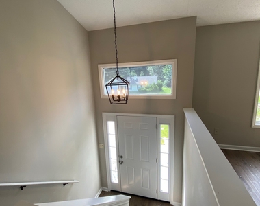 51 Connie Drive - Photo Thumbnail 5