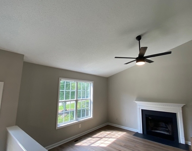 51 Connie Drive - Photo Thumbnail 4