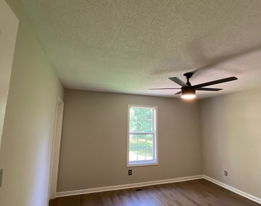 51 Connie Drive - Photo Thumbnail 12