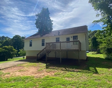 51 Connie Drive - Photo Thumbnail 2