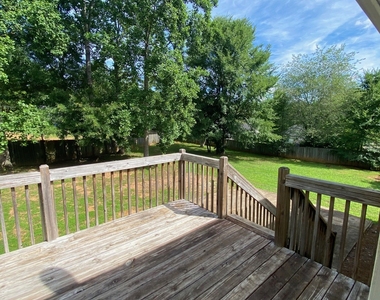 51 Connie Drive - Photo Thumbnail 9
