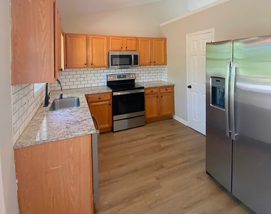51 Connie Drive - Photo Thumbnail 7