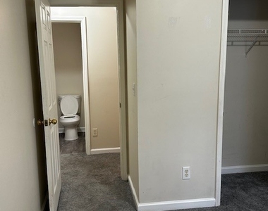 5675 Hampton Court - Photo Thumbnail 26