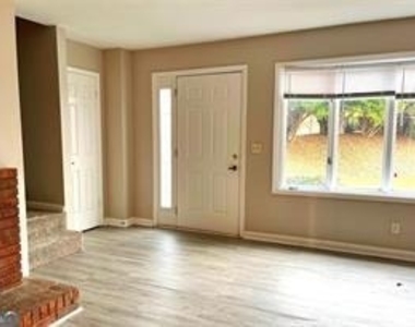 136 Old Ferry Way - Photo Thumbnail 1