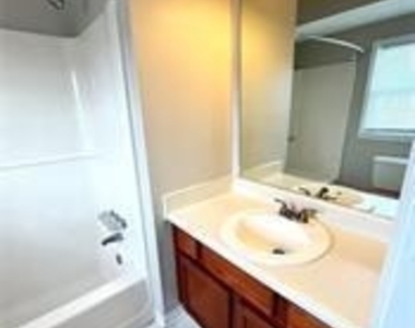136 Old Ferry Way - Photo Thumbnail 7