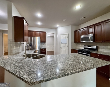 5115 Breezewood Circle - Photo Thumbnail 7