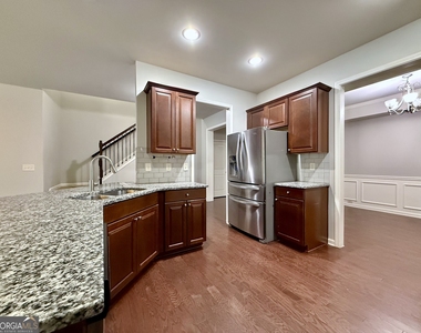 5115 Breezewood Circle - Photo Thumbnail 5