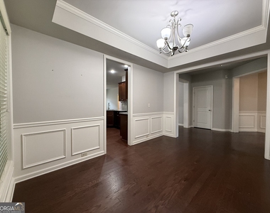 5115 Breezewood Circle - Photo Thumbnail 2