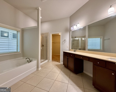5115 Breezewood Circle - Photo Thumbnail 24