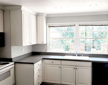 3022 Templewood Drive Ne - Photo Thumbnail 6