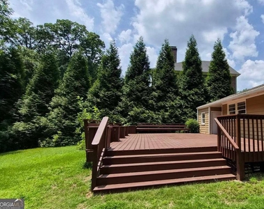 3022 Templewood Drive Ne - Photo Thumbnail 2