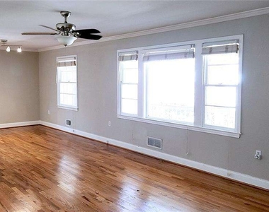 3022 Templewood Drive Ne - Photo Thumbnail 8