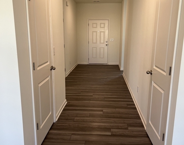 309 San Vito Way - Photo Thumbnail 4