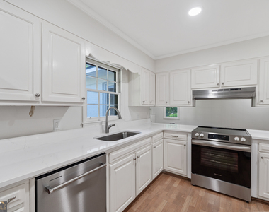 223 Brookwood Drive - Photo Thumbnail 10