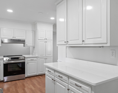 223 Brookwood Drive - Photo Thumbnail 13