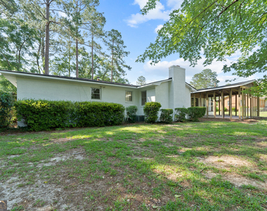 223 Brookwood Drive - Photo Thumbnail 4
