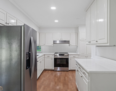 223 Brookwood Drive - Photo Thumbnail 11
