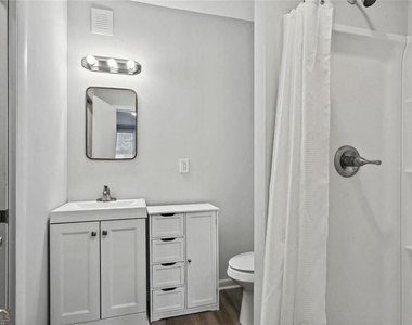 2363 Beverly Lane - Photo Thumbnail 14