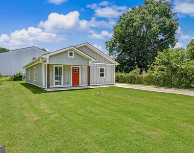 411 Hardy Avenue Sw - Photo Thumbnail 1